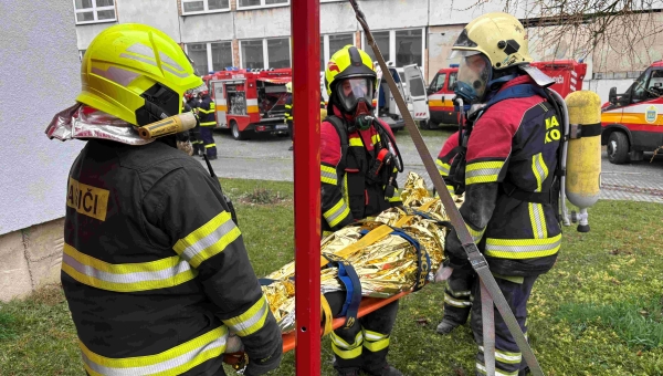 Cvičenie na požiar gymnázia v Kysuckom Novom Meste